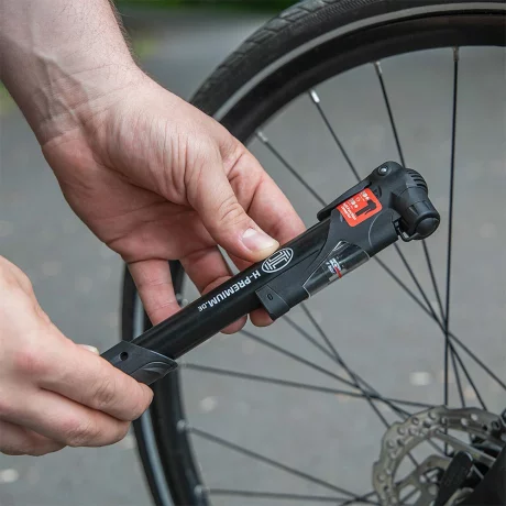 MINI POMPA MANUALA CU MANOMETRU PREMIUM PENTRU BICICLETE